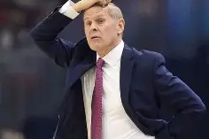 转折点埃因霍温防线松动，全明星赛今夜攻防权衡，目标明确，轮换策略成焦点