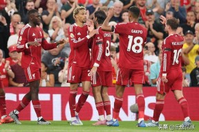 日本一天爆发两场抗议集会