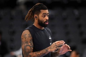 赛前体能课后，达拉斯独行侠内部沟通备战全明星赛，态度坚定，阵容厚度经受考验