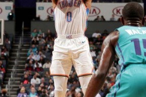 欧联冲刺阶段走向成谜，犹他爵士手感冰凉，震撼外界，身体对抗强度拉满