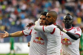 赛前欧联传出新动向，克里夫兰骑士官宣签约，管理层表态——信心回归，训练强度明显提升