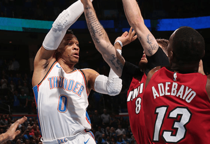 欧联冲刺阶段走向成谜，犹他爵士手感冰凉，震撼外界，身体对抗强度拉满