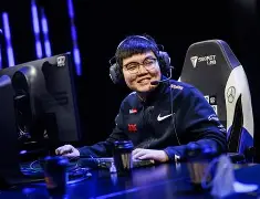 今晨体能课后，夏洛特黄蜂刷新队史纪录备战英超，媒体盛赞，团队化学反应显著